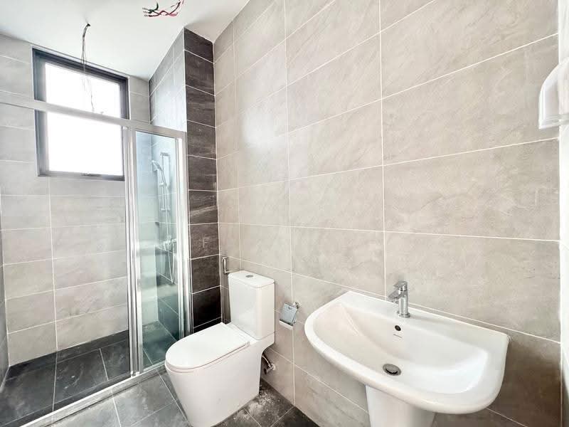 3-storey Terraced House for Sale in Taman Puchong Legenda (Puchong) - Fazri . - Bathroom - PropertyGuru.com.my