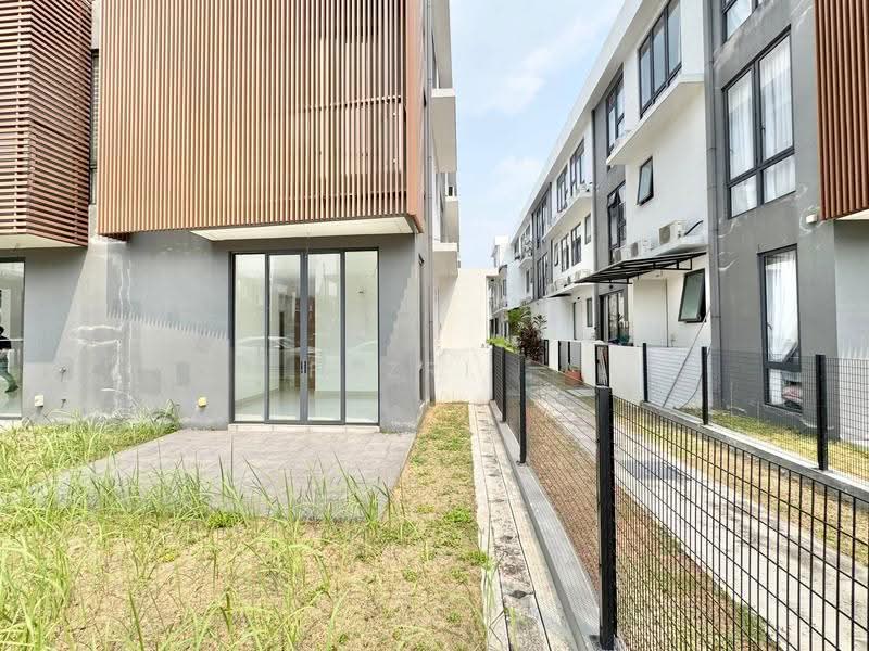 3-storey Terraced House for Sale in Taman Puchong Legenda (Puchong) - Fazri . - Exterior - PropertyGuru.com.my