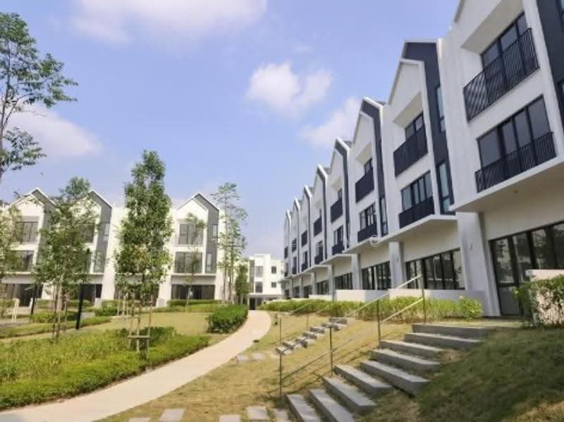 Rumah Teres 3-Tingkat untuk Dijual di Kwasa Damansara (Sungai Buloh) - May Leong - Exterior - PropertyGuru.com.my