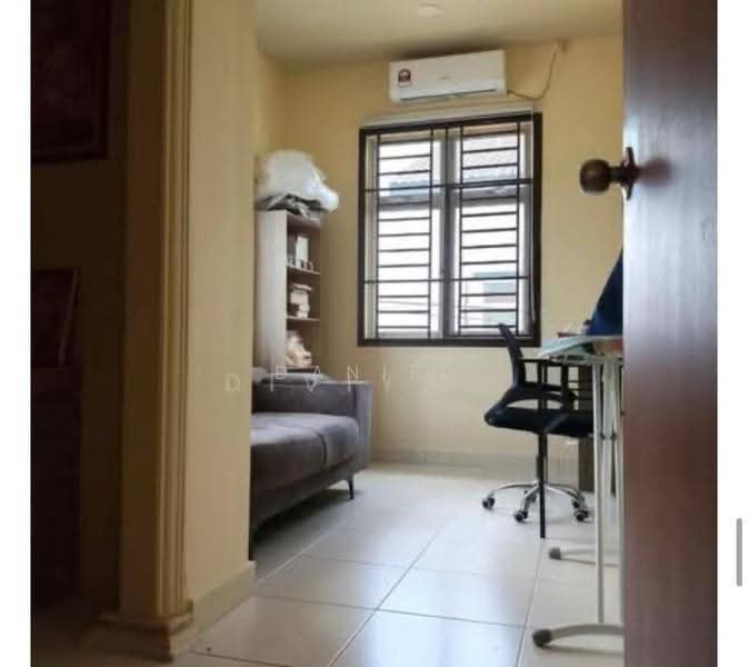 Rumah Teres 2-Tingkat untuk Dijual di Taman Scientex Senai (Senai) - Daniel Yong - Study - PropertyGuru.com.my