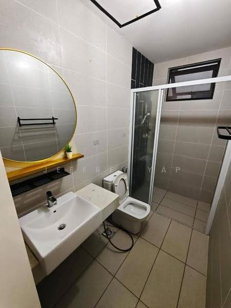 Kediaman Servis untuk Dijual di The Cruise Residence - Jeffrey Yap - Bathroom - PropertyGuru.com.my