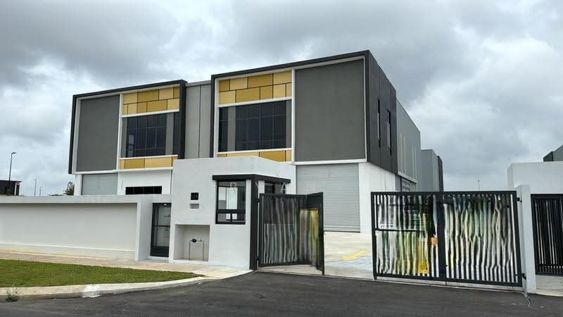 Semi-D Factory for Sale in Eco Business Park V (Puncak Alam) - Ryan Tan - Exterior - PropertyGuru.com.my