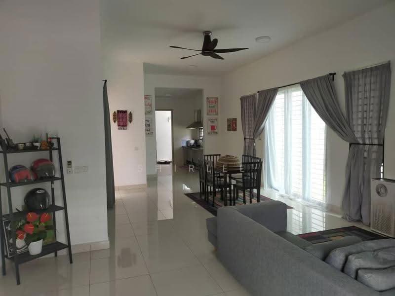 Cluster House for Sale in Telok Panglima Garang (Selangor) - Shirlee Toh - Living Room - PropertyGuru.com.my