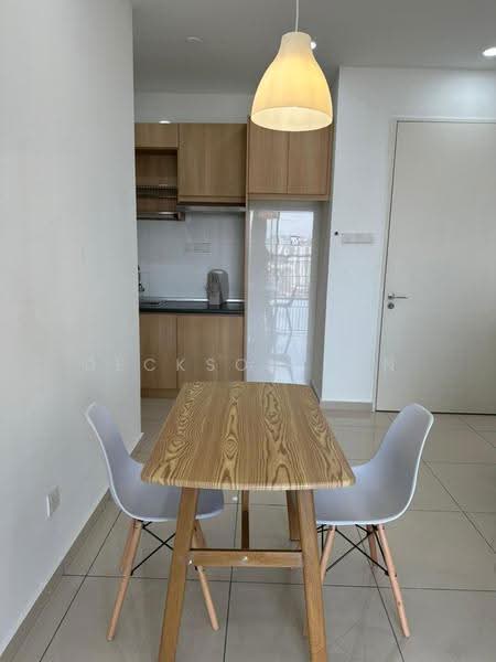 Kediaman Servis untuk Dijual di Kenwingston Avenue - Deckson Tan - Dining Room - PropertyGuru.com.my
