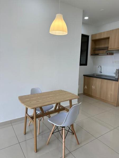 Kediaman Servis untuk Dijual di Kenwingston Avenue - Deckson Tan - Dining Room - PropertyGuru.com.my
