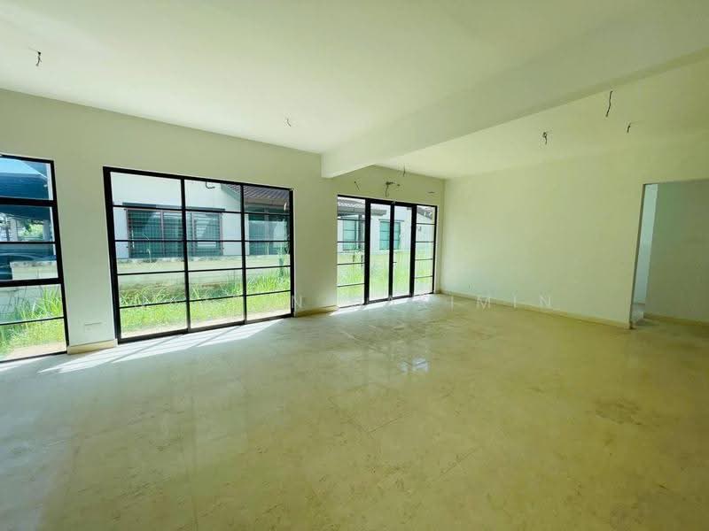 Semi-Detached House for Sale in Sungai Buloh (Selangor) - Nazrin Hakimin - Living Room - PropertyGuru.com.my