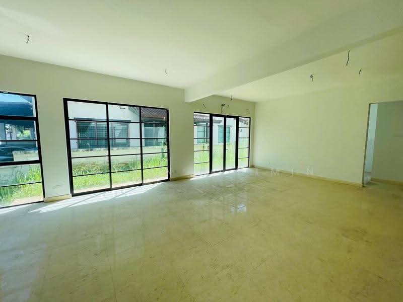 Semi-Detached House for Sale in Sungai Buloh (Selangor) - Nazrin Hakimin - Living Room - PropertyGuru.com.my