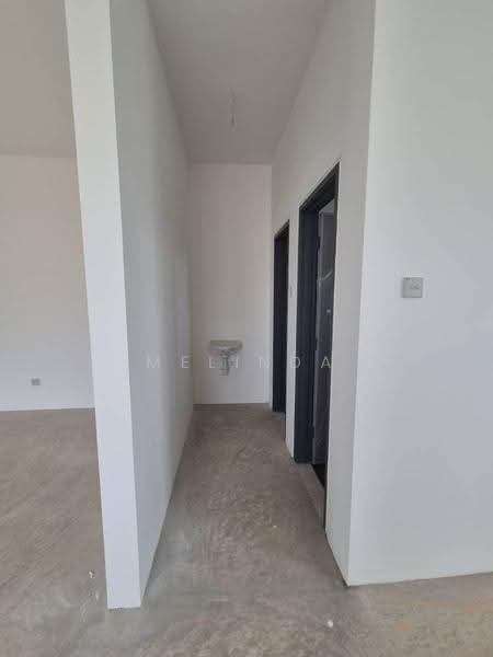 Shop for Rent in Bandar Putra Kulai (Kulai) - Melinda Ee - Corridor - PropertyGuru.com.my