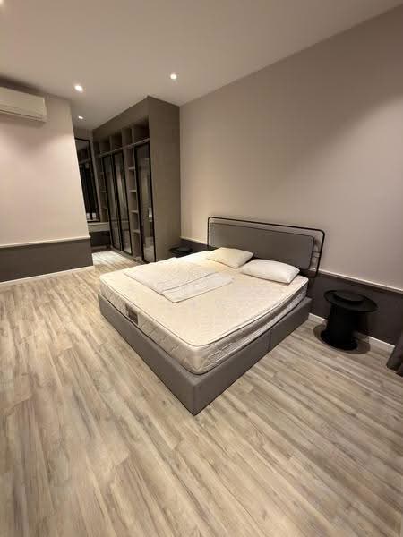 Service Residence for Rent at Millerz Square Serviced Residence - Lawrence Law - Bedroom - PropertyGuru.com.my