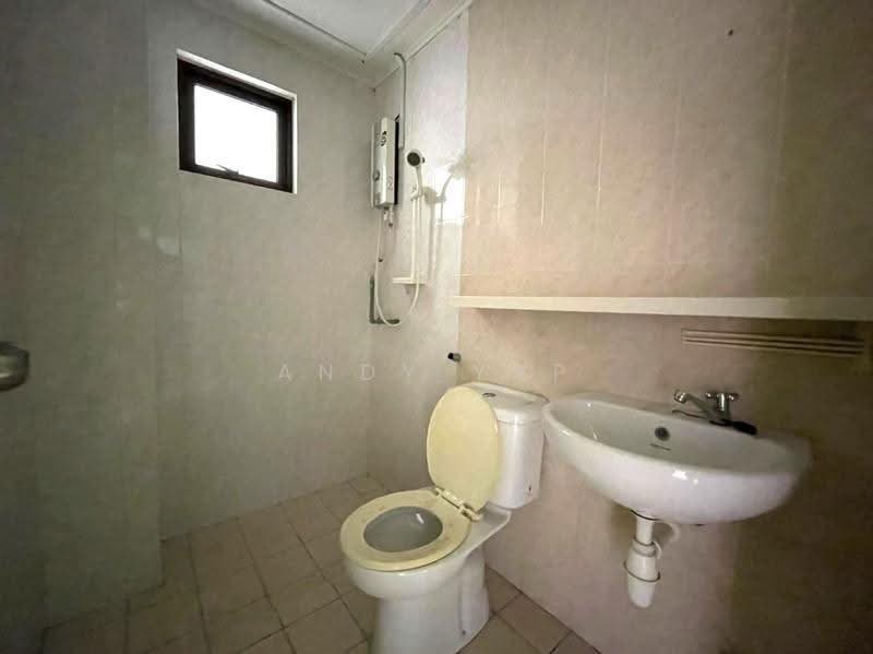 Kondominium untuk Dijual di Casa Kiara - Andy Yap - Bathroom - PropertyGuru.com.my