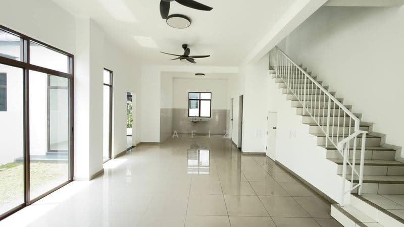 Rumah Berkembar untuk Dijual di Puncak Alam (Selangor) - Norhafiz Bin Mohd Nor - Living Room - PropertyGuru.com.my