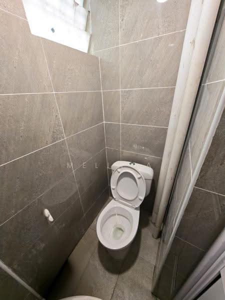 Rumah Flat untuk Dijual di Flat Taman Rinting - Melinda Ee - Bathroom - PropertyGuru.com.my