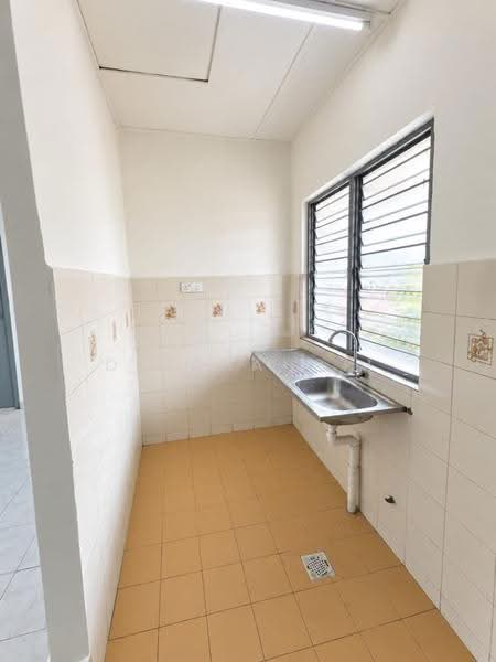 Rumah Flat untuk Disewa di Gugusan Siantan - Dr Shahril Nizam - Kitchen - PropertyGuru.com.my