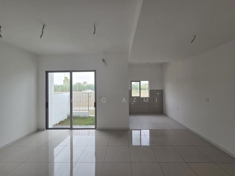 Rumah Teres 2-Tingkat untuk Dijual di Bandar Gamuda Cove (Dengkil) - Aniq Azmi - Living Room - PropertyGuru.com.my