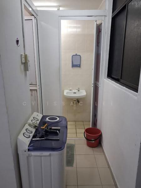 Pangsapuri untuk Dijual di Halaman Kenanga - Cy Issac Lee - Bathroom - PropertyGuru.com.my