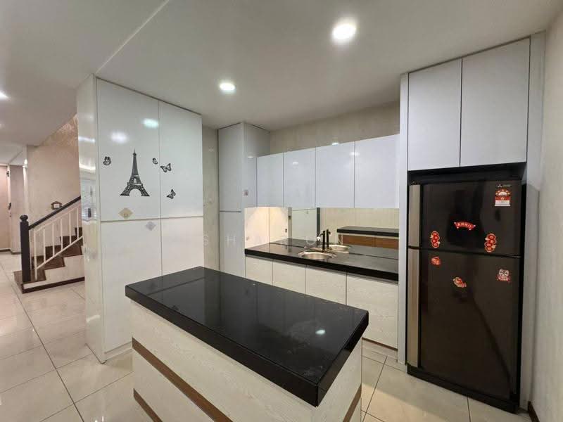 Cluster House for Rent in Austin Heights (Tebrau) - Sharon Wong Shu Shien - Kitchen - PropertyGuru.com.my