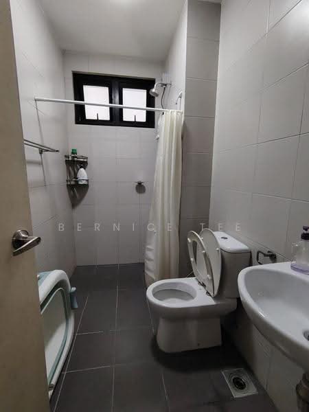 Kondominium untuk Disewa di Meridin Suites Residences @ The Meridin - Bernice Tee - Bathroom - PropertyGuru.com.my