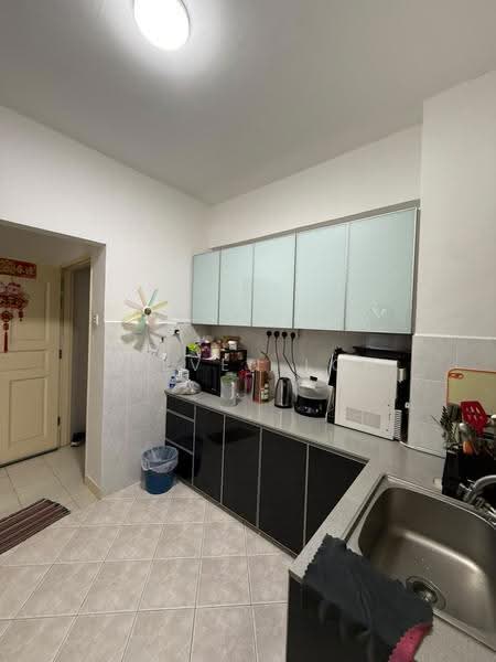 Pangsapuri untuk Dijual di Permas Ville Apartment - Steven Loh - Kitchen - PropertyGuru.com.my