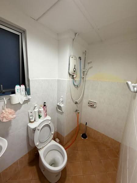 Pangsapuri untuk Dijual di Permas Ville Apartment - Steven Loh - Bathroom - PropertyGuru.com.my