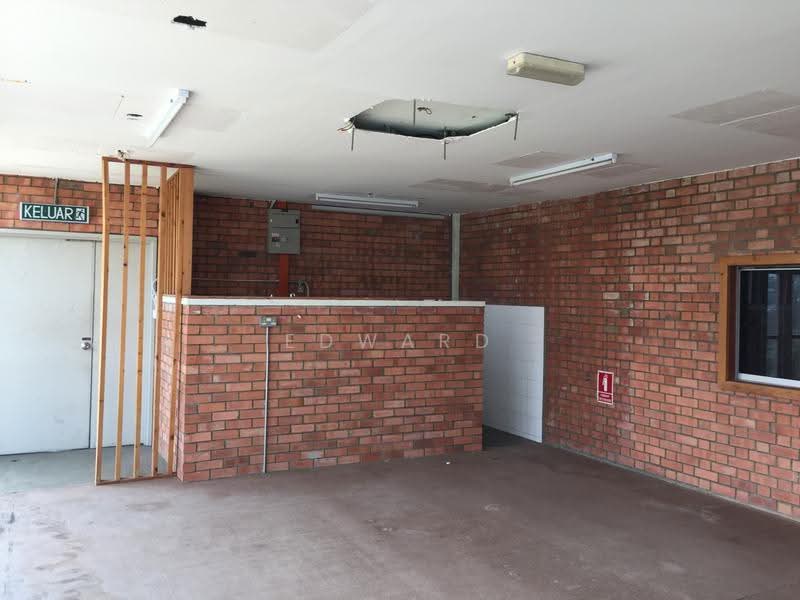 Semi-D Factory for Sale in Shah Alam (Selangor) - Edward Pek Thian Kor - Entrance - PropertyGuru.com.my