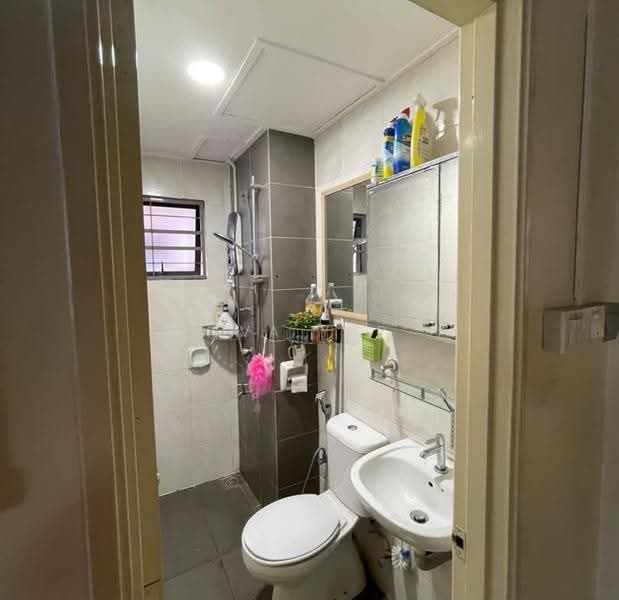 Kondominium untuk Dijual di One Damansara - Eva Yap - Bathroom - PropertyGuru.com.my