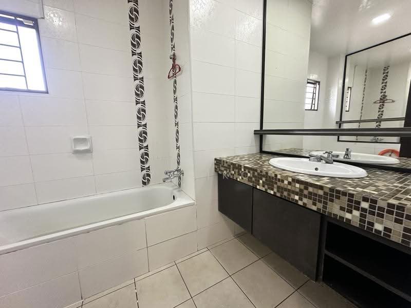 Semi-Detached House for Sale in Bukit Sungai Long (Bandar Sungai Long) - Yumiko Kew - Bathroom - PropertyGuru.com.my