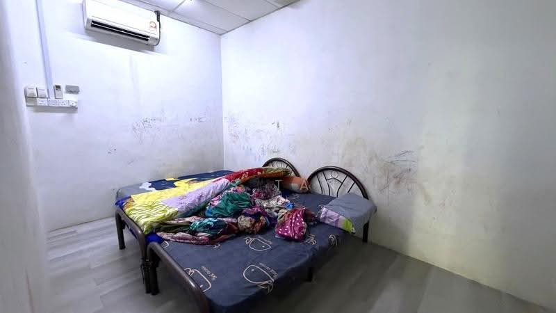 Terrace Factory for Sale in Segamat (Johor) - CS Tan - Bedroom - PropertyGuru.com.my