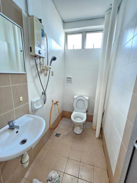Pangsapuri untuk Dijual di Ixora Heights Apartment - Welson Teh - Bathroom - PropertyGuru.com.my