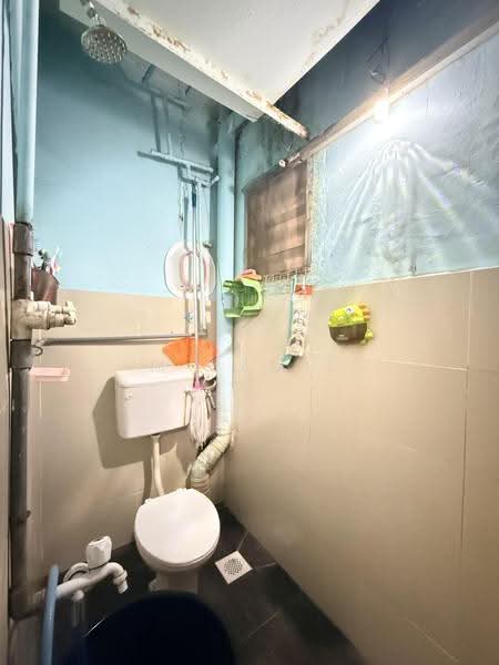 Flat for Sale at Pandan Mewah - M Jamil Ali - Bathroom - PropertyGuru.com.my