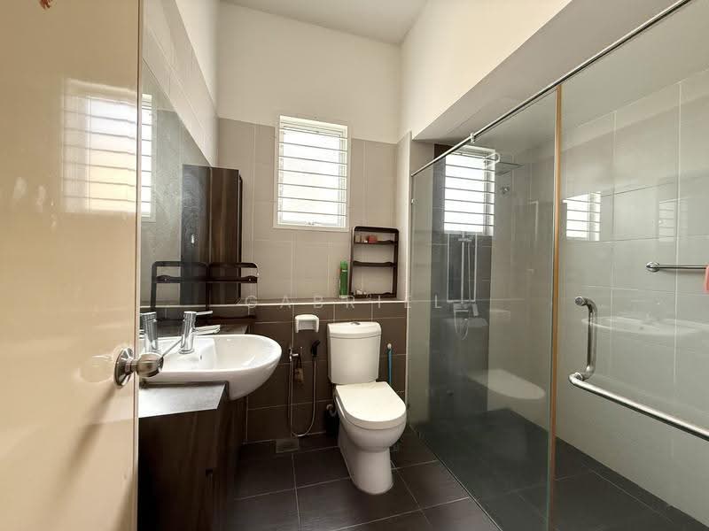 Rumah Teres 2-Tingkat untuk Dijual di Setia Indah 12 (Setia Alam) - GABRIEL GOH - Bathroom - PropertyGuru.com.my