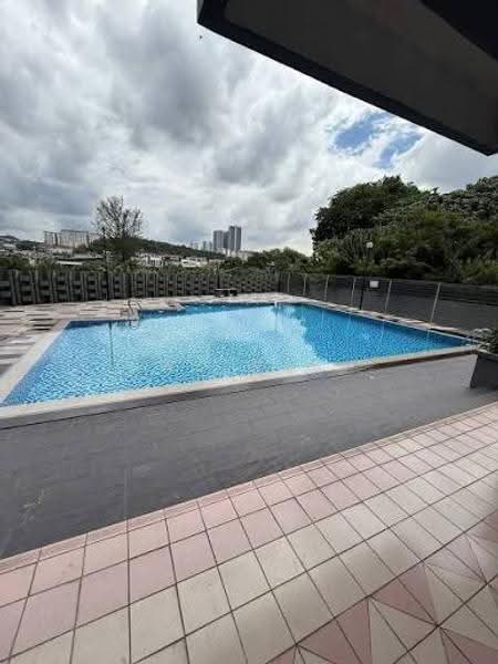 Pangsapuri untuk Dijual di Mutiara Serdang (Turf View) - WL Wan - Pool - PropertyGuru.com.my
