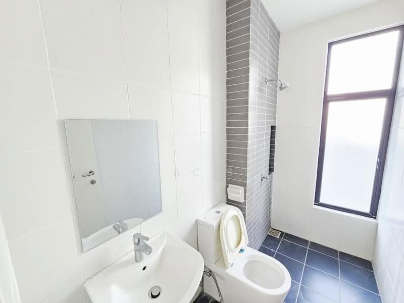 Zero-Lot Bungalow for Sale in Setia Ecohill (Semenyih) - Isaac Sim - Bathroom - PropertyGuru.com.my