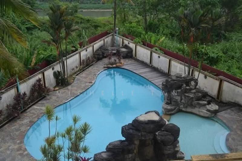Kondominium untuk Dijual di Gemilang Indah - Michelle Tan - Pool - PropertyGuru.com.my