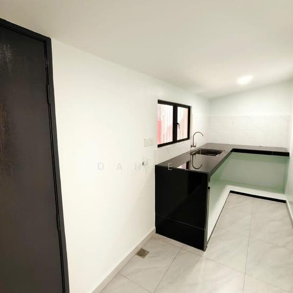 Rumah Teres 1-Tingkat untuk Dijual di Ulu Tiram (Johor) - Daniel Yong - Kitchen - PropertyGuru.com.my