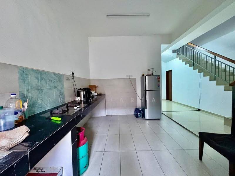2-storey Terraced House for Sale in Shah Alam (Selangor) - Sariza Hartanah - Kitchen - PropertyGuru.com.my