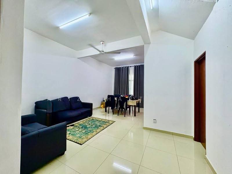 2-storey Terraced House for Sale in Shah Alam (Selangor) - Sariza Hartanah - Living Room - PropertyGuru.com.my