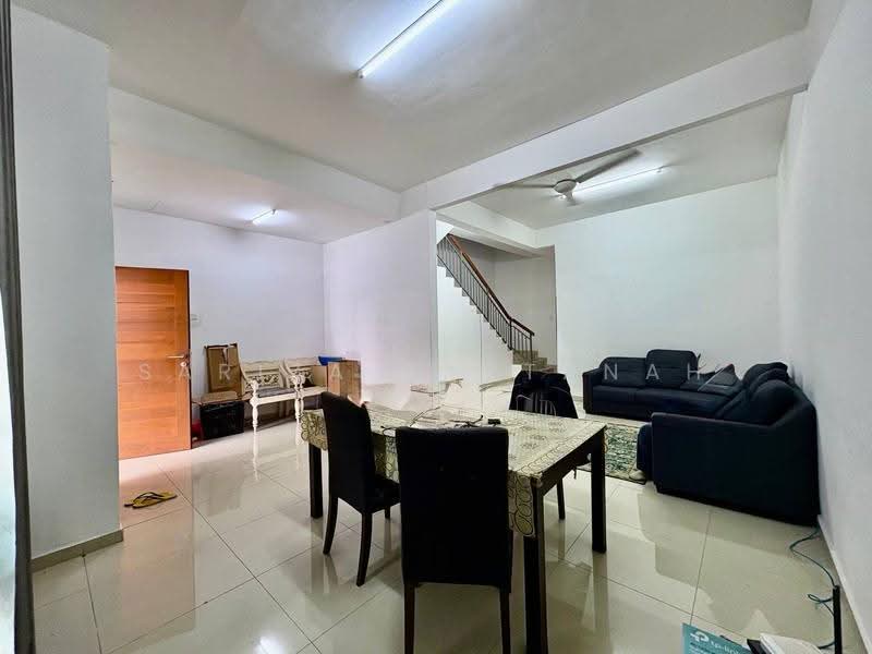2-storey Terraced House for Sale in Shah Alam (Selangor) - Sariza Hartanah - Living Room - PropertyGuru.com.my