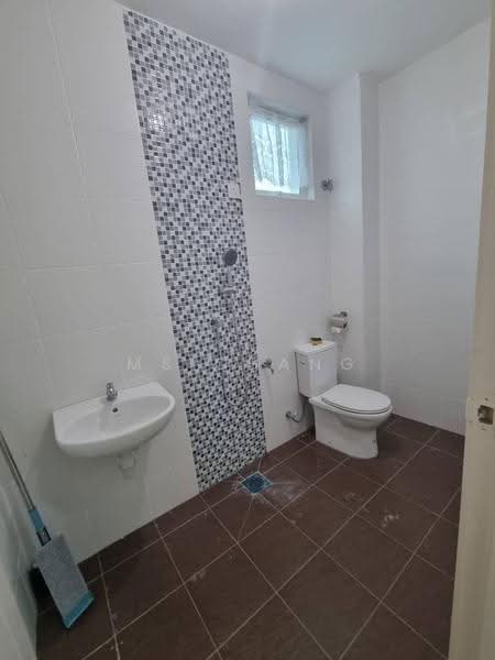 Semi-Detached House for Sale in Minden Heights (Gelugor) - Ms Chang - Bathroom - PropertyGuru.com.my