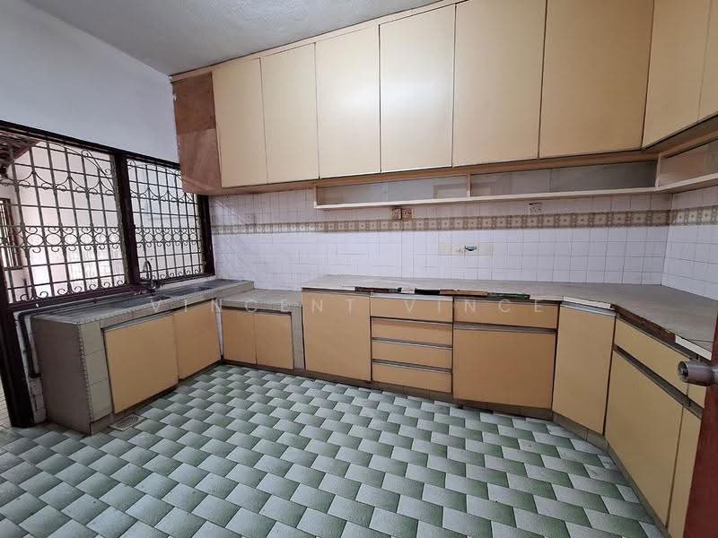 Rumah Teres 2-Tingkat untuk Dijual di Taman Overseas Union (Taman Oug) (Jalan Klang Lama (Old Klang Road)) - Vincent Vince - Kitchen - PropertyGuru.com.my