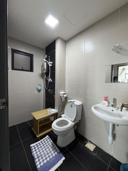 Kediaman Servis untuk Dijual di Amaya Maluri - Michelle Tan - Bathroom - PropertyGuru.com.my
