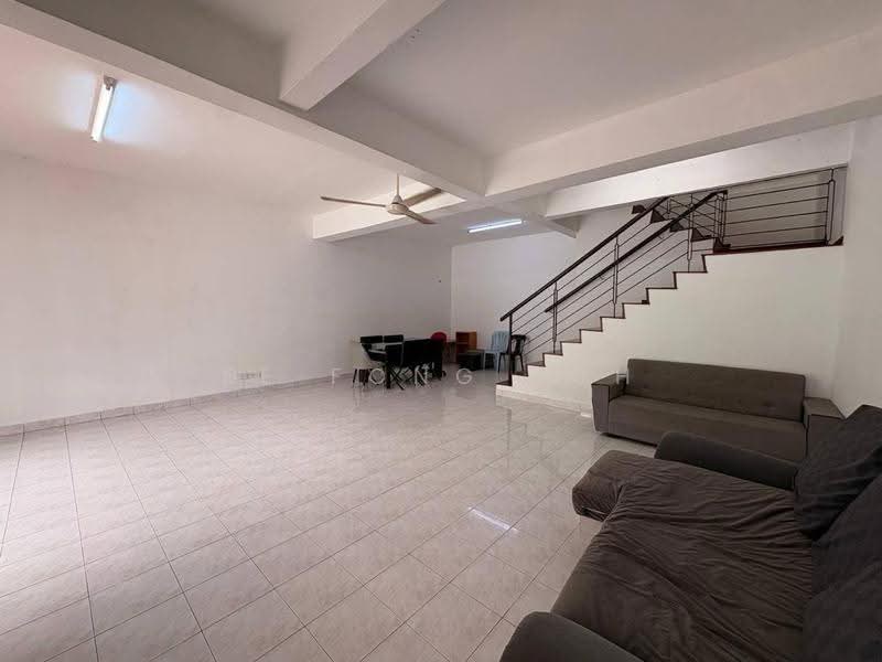 Rumah Teres 2-Tingkat untuk Dijual di Taman Mount Austin (Tebrau) - Ee Fong Toh - Living Room - PropertyGuru.com.my