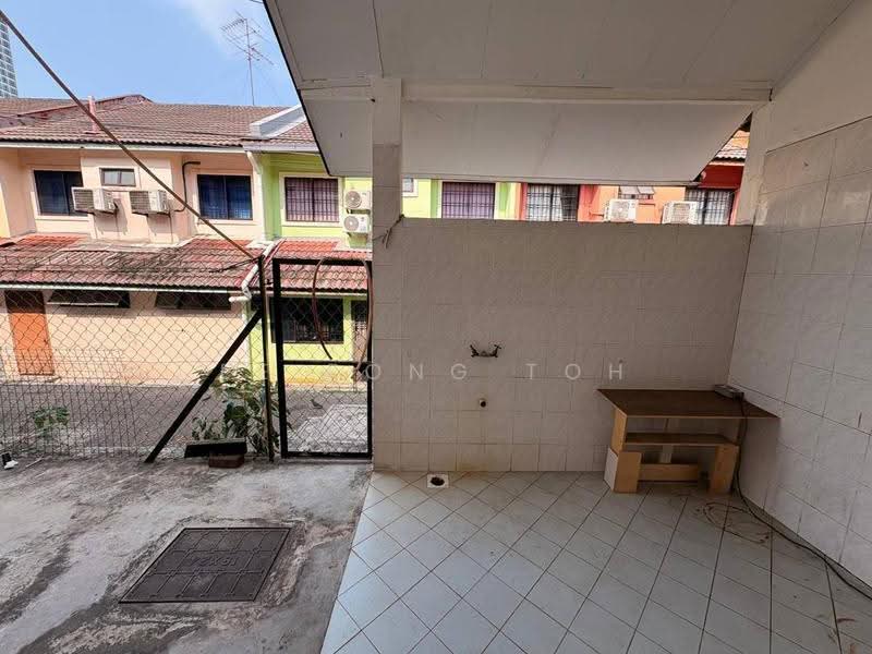 Rumah Teres 2-Tingkat untuk Dijual di Taman Mount Austin (Tebrau) - Ee Fong Toh - Exterior - PropertyGuru.com.my