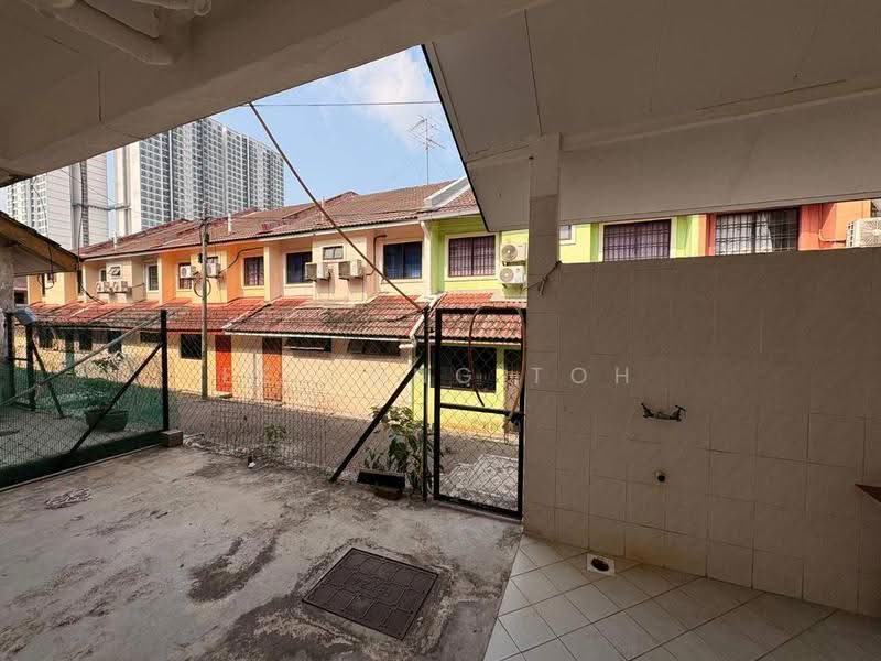 Rumah Teres 2-Tingkat untuk Dijual di Taman Mount Austin (Tebrau) - Ee Fong Toh - Exterior - PropertyGuru.com.my