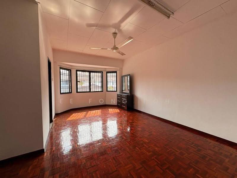Rumah Teres 2-Tingkat untuk Dijual di Taman Mount Austin (Tebrau) - Ee Fong Toh - Living Room - PropertyGuru.com.my