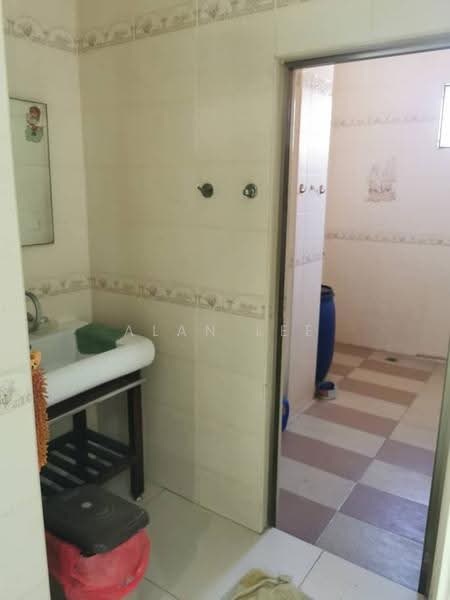 Rumah Teres 2-Tingkat untuk Dijual di Bandar Mahkota Cheras (Cheras) - Alan Lee - Bathroom - PropertyGuru.com.my