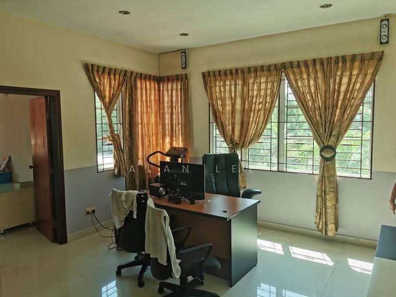 Rumah Teres 2-Tingkat untuk Dijual di Bandar Mahkota Cheras (Cheras) - Alan Lee - Study - PropertyGuru.com.my