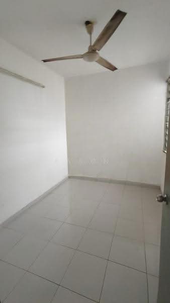 Pangsapuri untuk Disewa di Mentari Court - Eason Hong - room - PropertyGuru.com.my