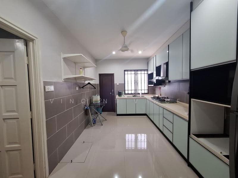 Rumah Teres 2-Tingkat untuk Dijual di Taman Taming Jaya (Balakong) - Vincent Vince - Kitchen - PropertyGuru.com.my