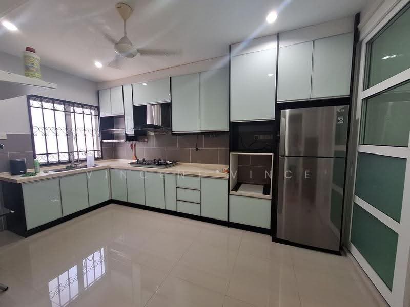 Rumah Teres 2-Tingkat untuk Dijual di Taman Taming Jaya (Balakong) - Vincent Vince - Kitchen - PropertyGuru.com.my