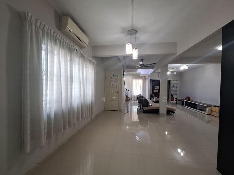 Rumah Teres 2-Tingkat untuk Dijual di Taman Taming Jaya (Balakong) - Vincent Vince - Living Room - PropertyGuru.com.my